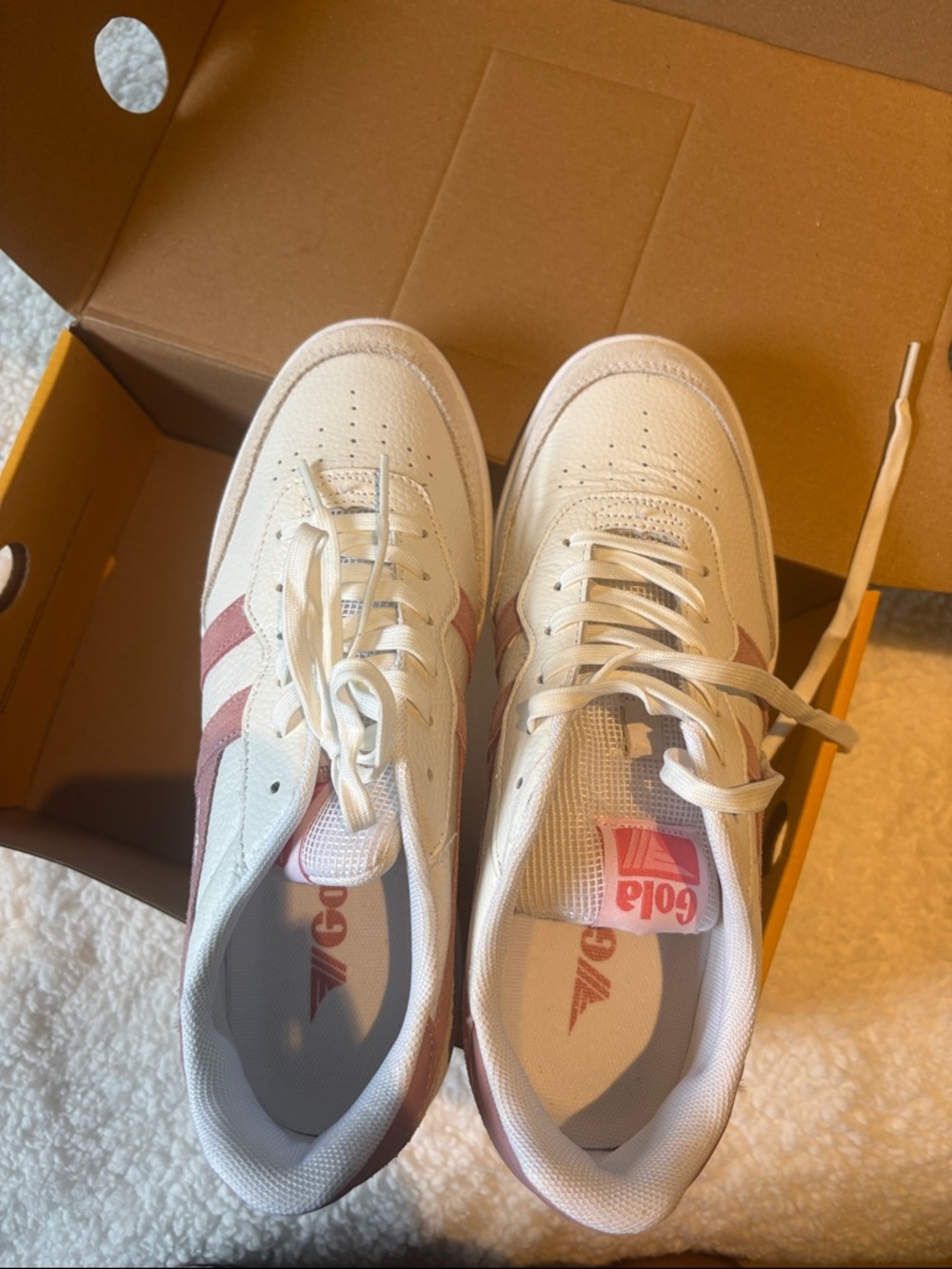 Gola Cream and Pink Low-Top Leather Sneakers